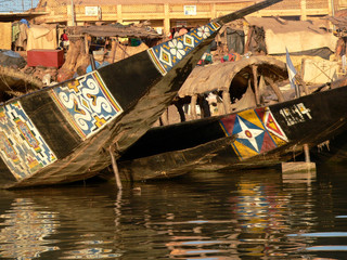 barque sur fleuve niger - obrazy, fototapety, plakaty