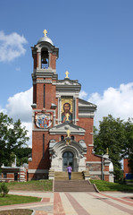 Fototapeta na wymiar Kaplica w belorussina miasta Mir