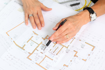 überprüfen eines bauplans