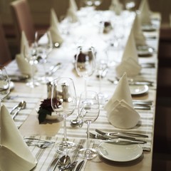 Zu Tisch 2