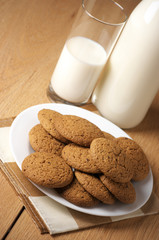 Milk and oat cookies