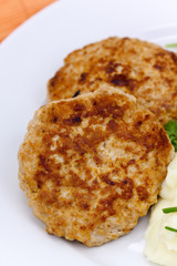 Frikadellen mit Püree,Rucola Salat