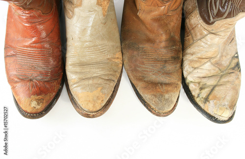 boots with toes out