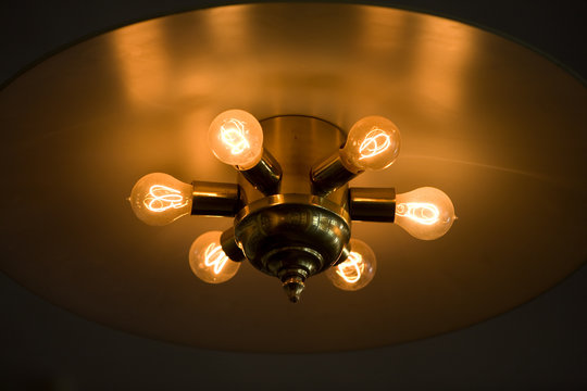 alte Glühbirne aus der Zeit des Thomas A. Edison