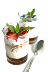 Strawberries with yogurt and muesli