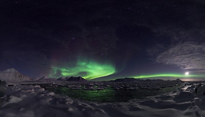 Fototapeta na wymiar Northern Lights, Spitsbergen