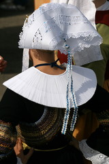 dentelle ,coiffe,coiffure,blanche,costume,folklore,breton