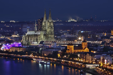 Fototapeta premium Kölner Dom bei Nacht