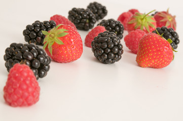 Erdbeeren, Himbeeren und Brombeeren