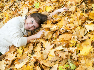 girl on leaves