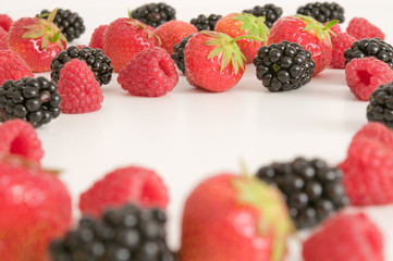 Erdbeeren, Himbeeren und Brombeeren