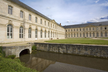france; normandie : abbaye bénédictine du bec hellouin