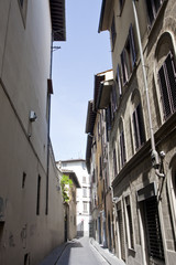 Fototapeta na wymiar Narrow Alley in Florence
