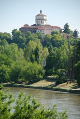 Fototapeta na wymiar Torino, parco del valentino, castello e fontana