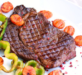 Rib Eye Steak mit Karotte,Paprika