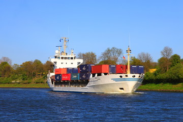 Container Schiff, Nord Ostsee Kanal, Deuitschland