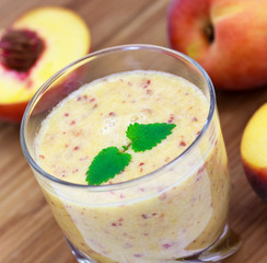 Smoothie aus Nektarine