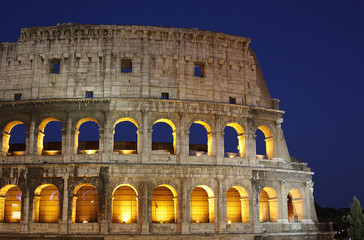 Fototapeta premium Colosseo di notte