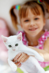 Child with kitty