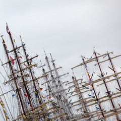 Sail ship rigging