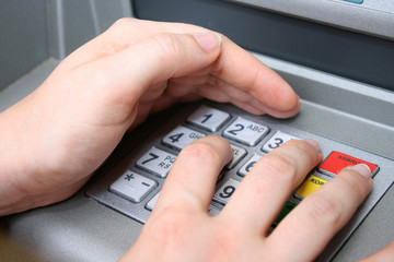 Bankomat Geheimzahl eingeben