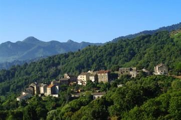 Fototapeta na wymiar wioska Corse Talasani