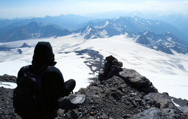 Fototapeta premium sitting on a top