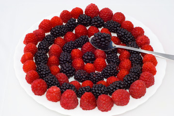 Blackberries and raspberries circles