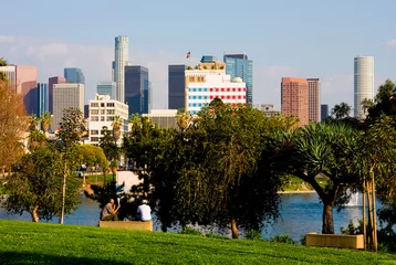 Foto op Plexiglas Los Angeles downtown next to a lake © Andy