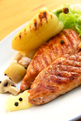 Putenbrust-gegrillt, mit Gemüse