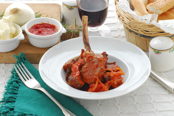 Capretto in salsa di pomodoro - Secondi Emilia Romagna