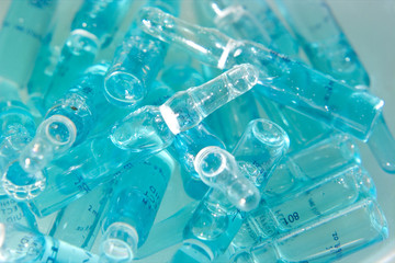 Bad Kosmetik Ampullen  in blau