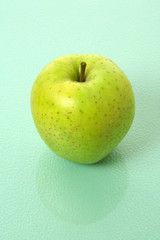 青いリンゴ