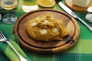 Polenta taragna - Primi piatti tipici della lombardia