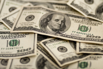 Hundred Dollar Bills, Shallow depth of field