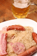choucroute garnie et verre de bière