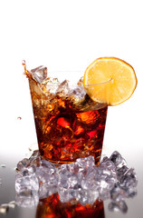 Splashing on whisky with lemon