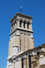 Fototapeta na wymiar Kirchturm in Frankreich