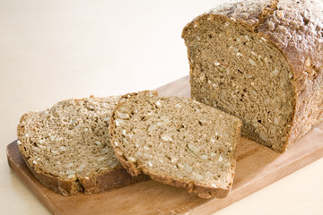 frisch abgeschnittene Brotscheiben