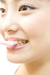Obraz premium 歯を磨く女性