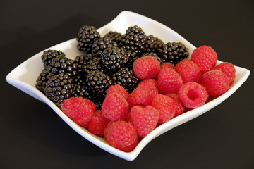 Himbeere und Brombeere