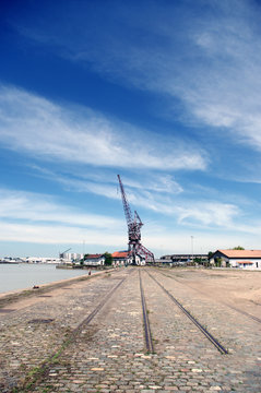 quai rail grue