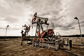 Fototapeta premium Oil pump in the field