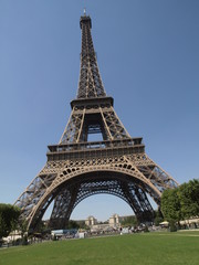 Tour Eiffel con el Trocadero al fondo en Paris