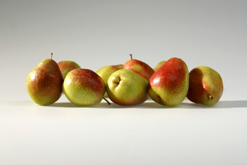 Babybirnen auf weiss