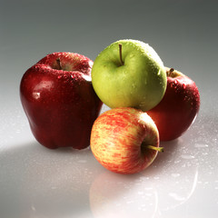 Apfel mit Tropfen