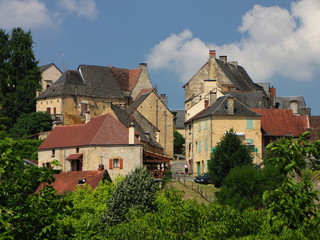 Fototapeta na wymiar Salignac i zamek Périgord, Limousin,