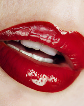 red juicy lips