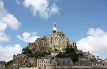 Mont Saint-Michel sous les nuages