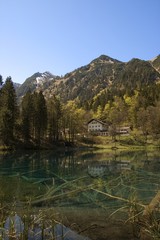 Glasklarer Bergsee